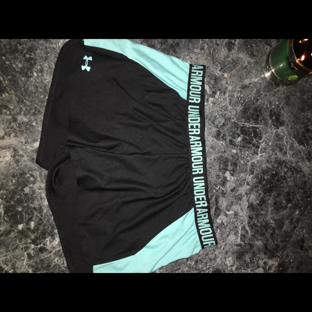 Women’s Under Armour size XL shorts